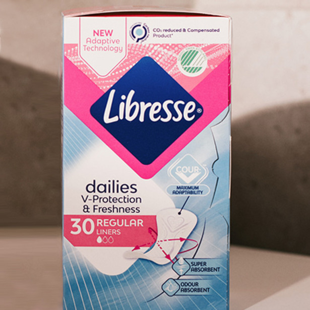 En bild på ett paket Libresse trosskydd med Svanenmärkt förpackning